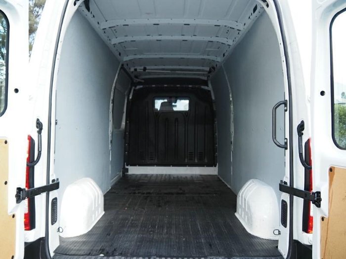 2022 Renault Master Pro 110kW