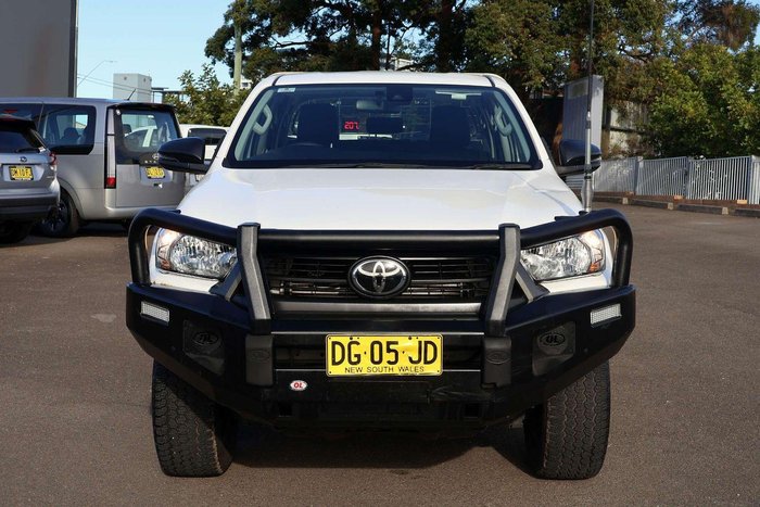 2022 Toyota Hilux SR