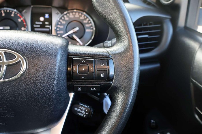 2022 Toyota Hilux SR