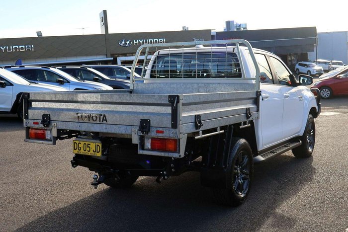 2022 Toyota Hilux SR