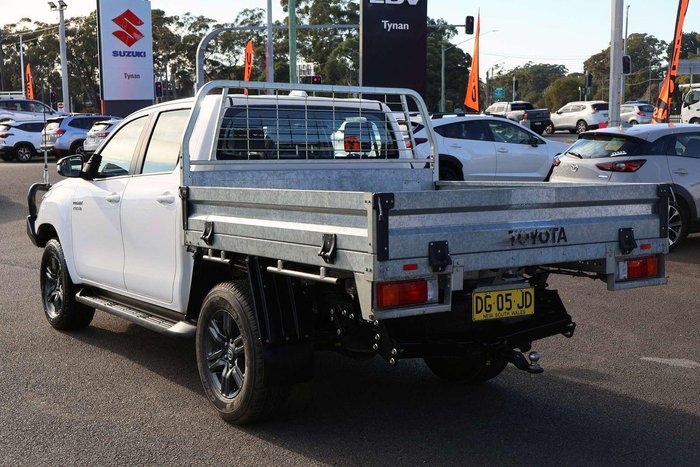 2022 Toyota Hilux SR