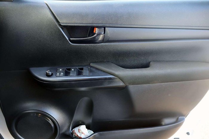 2022 Toyota Hilux SR