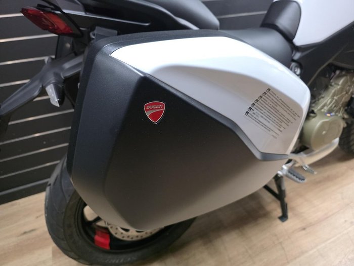 2022 DUCATI MULTISTRADA V4 S SPORT White