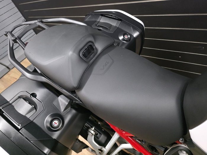 2022 DUCATI MULTISTRADA V4 S SPORT White