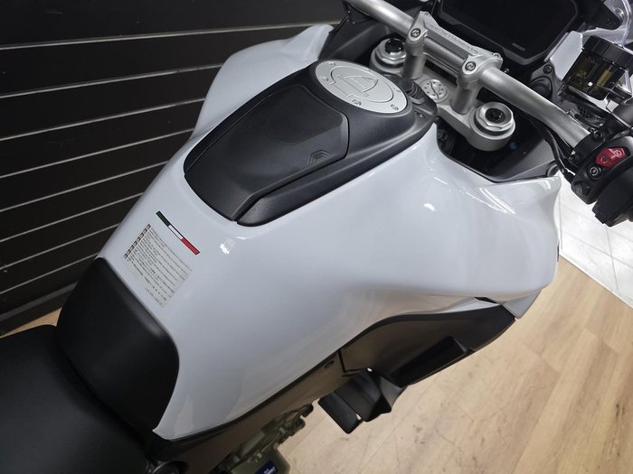 2022 DUCATI MULTISTRADA V4 S SPORT White