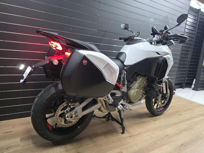 2022 DUCATI MULTISTRADA V4 S SPORT White