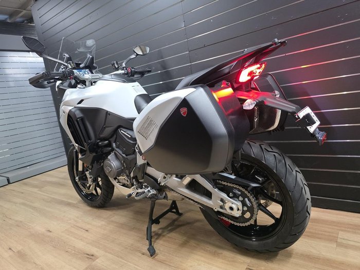 2022 DUCATI MULTISTRADA V4 S SPORT White