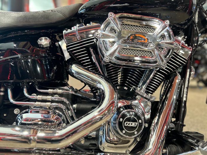 2014 Harley-Davidson Breakout 103 (FXSB) Softail Black
