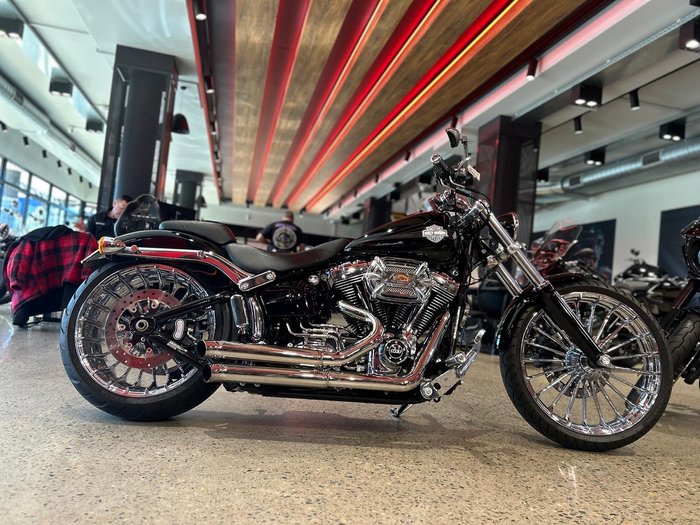 2014 Harley-Davidson Breakout 103 (FXSB) Softail Black