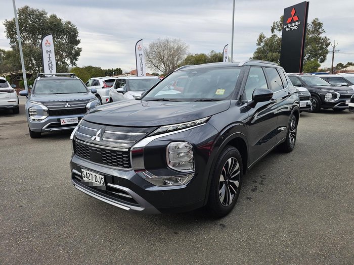 2025 Mitsubishi Outlander LS