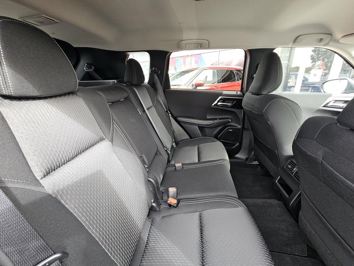2025 Mitsubishi Outlander LS