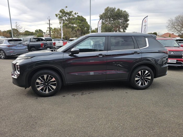 2025 Mitsubishi Outlander LS