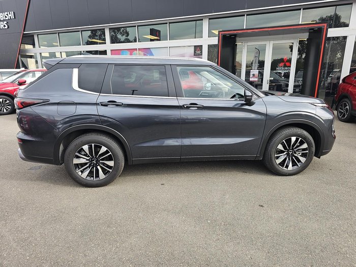 2025 Mitsubishi Outlander LS