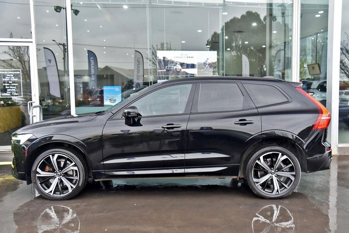 2022 Volvo XC60 B6 R-Design