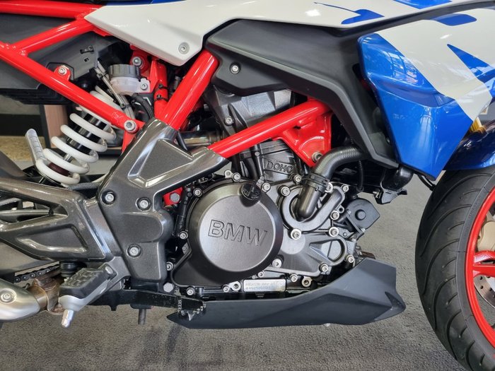 2026 BMW Motorrad G 310 R RACINGBLUE METALLIC