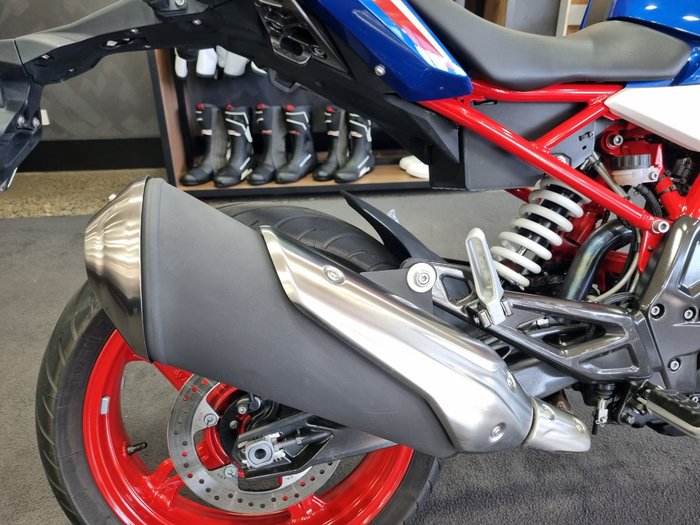 2026 BMW Motorrad G 310 R RACINGBLUE METALLIC