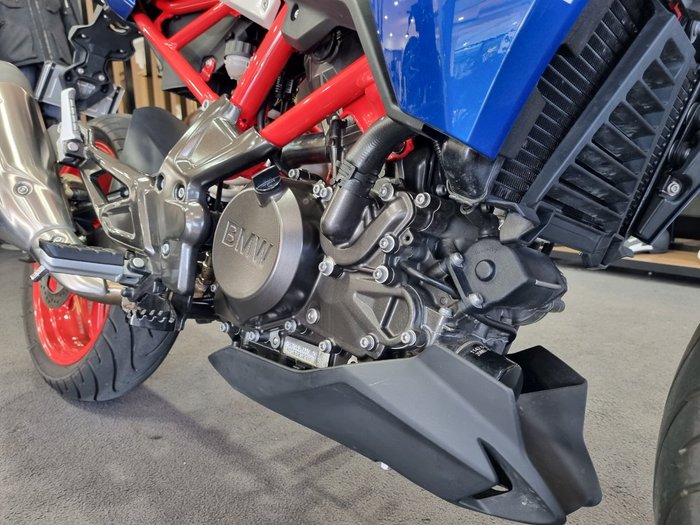 2026 BMW Motorrad G 310 R RACINGBLUE METALLIC