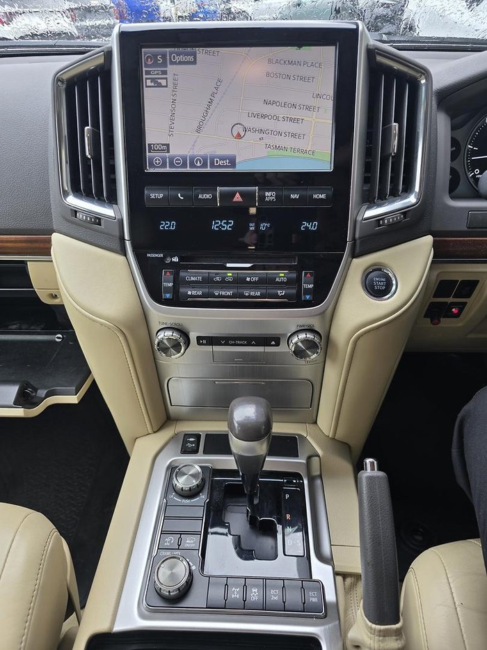 2017 Toyota Landcruiser VX