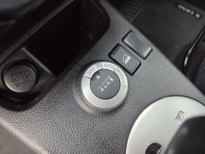 2011 Nissan X-TRAIL ST