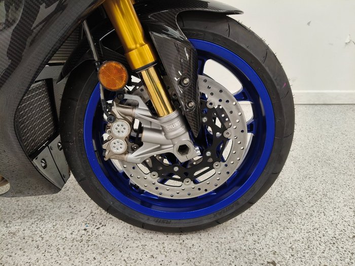 2025 YAMAHA YZF-R1 M Black