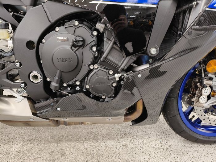 2025 YAMAHA YZF-R1 M Black
