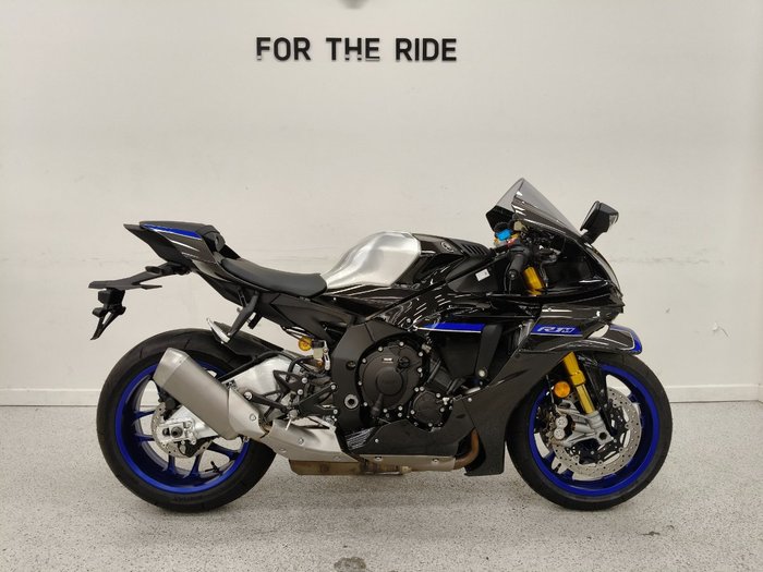 2025 YAMAHA YZF-R1 M Black