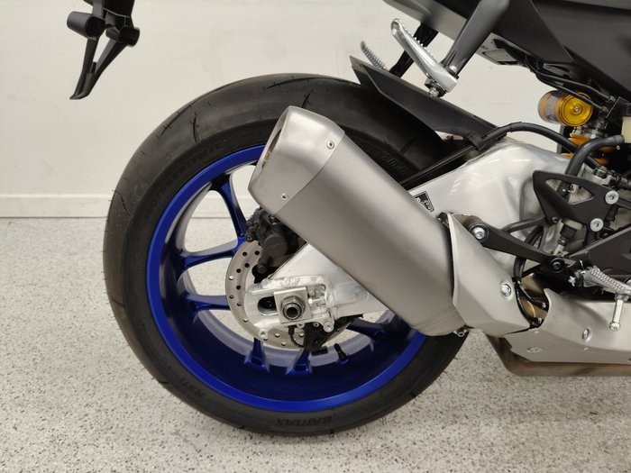 2025 YAMAHA YZF-R1 M Black