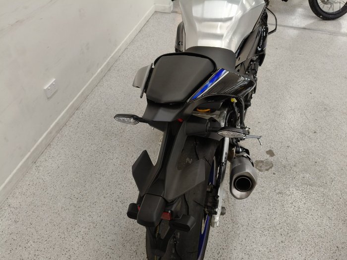 2025 YAMAHA YZF-R1 M Black