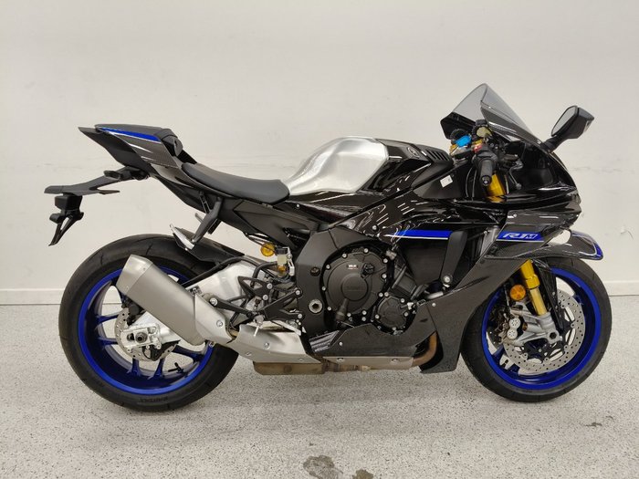 2025 YAMAHA YZF-R1 M Black