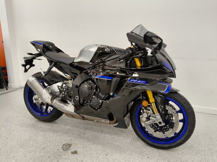 2025 YAMAHA YZF-R1 M Black