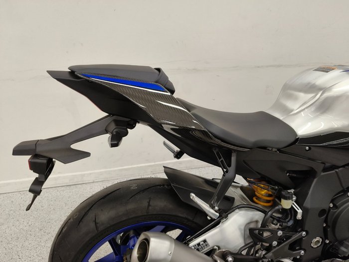 2025 YAMAHA YZF-R1 M Black