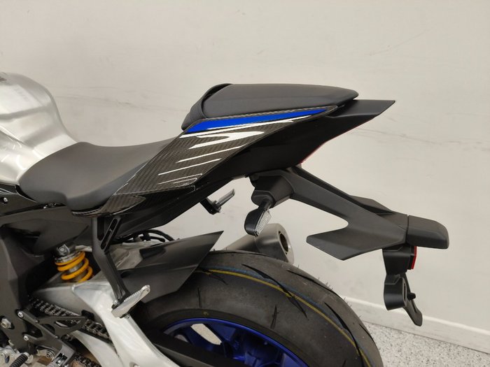 2025 YAMAHA YZF-R1 M Black