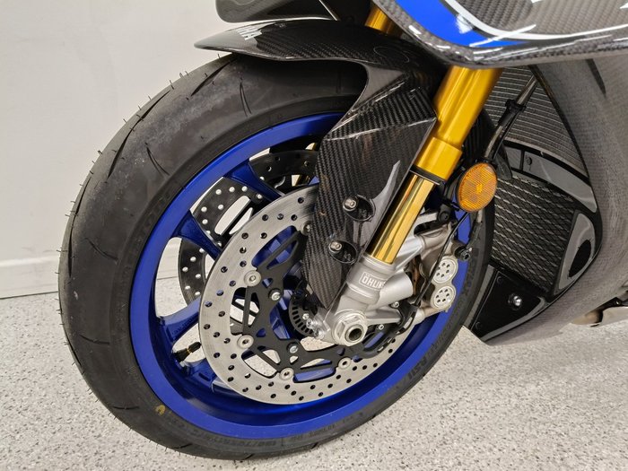 2025 YAMAHA YZF-R1 M Black