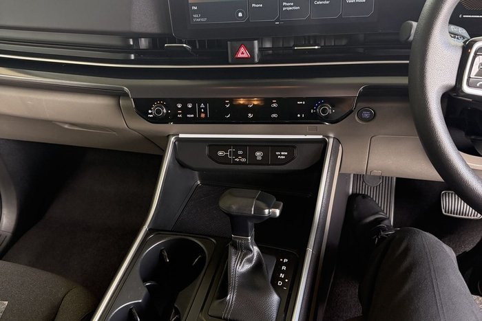 2024 Kia Carnival S