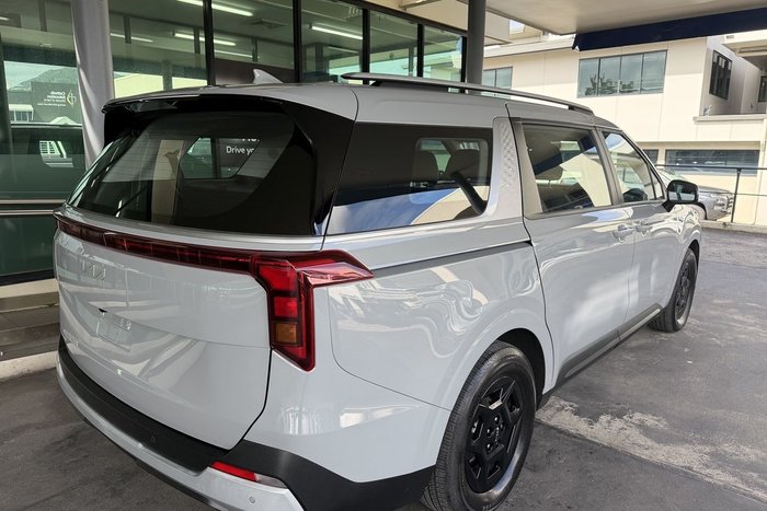 2024 Kia Carnival S