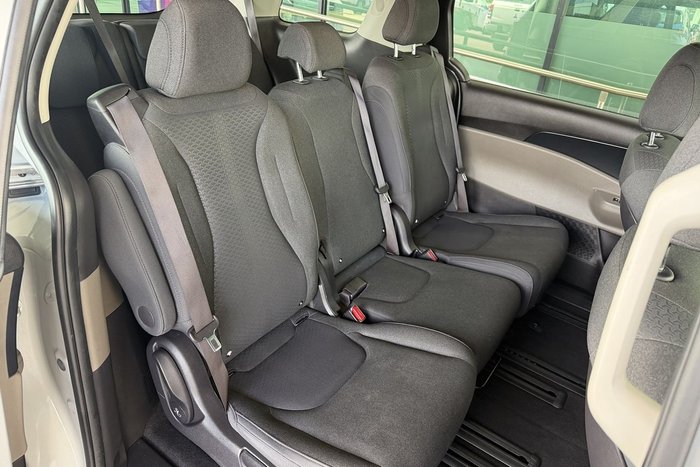 2024 Kia Carnival S