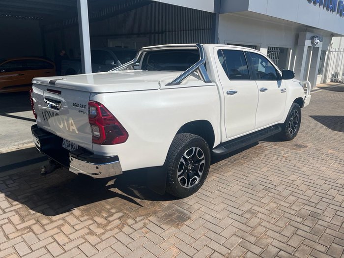 2021 Toyota Hilux SR5