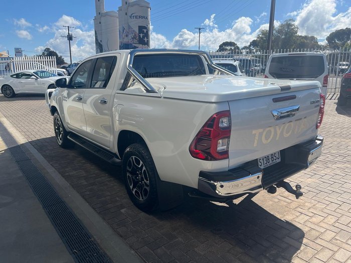 2021 Toyota Hilux SR5