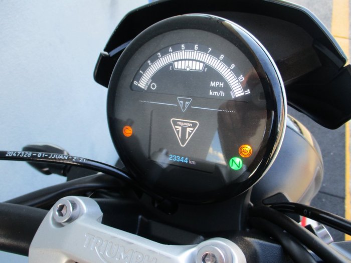 2022 Triumph TRIDENT 660 SILVER