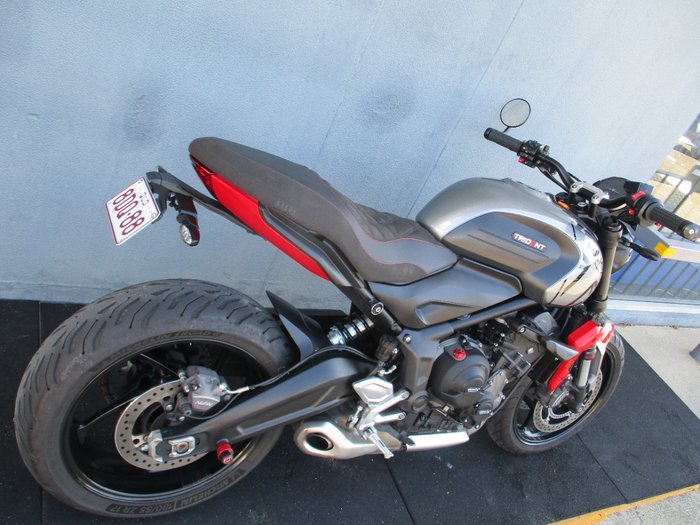 2022 Triumph TRIDENT 660 SILVER