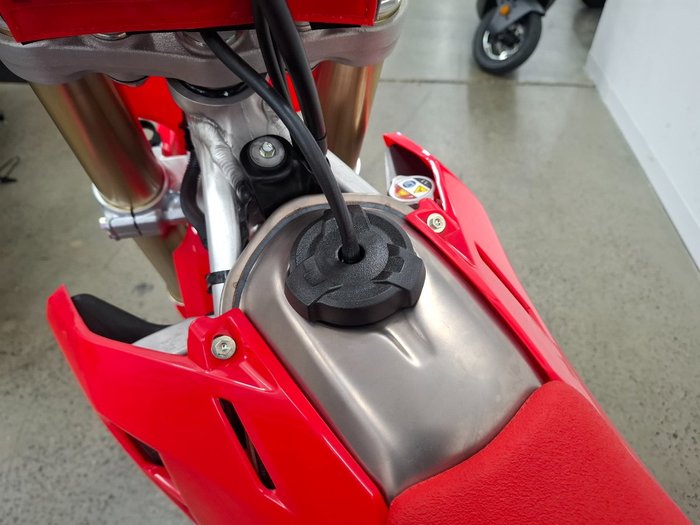 2025 Honda 2025 Honda COMPETITION (CRF450R) Red