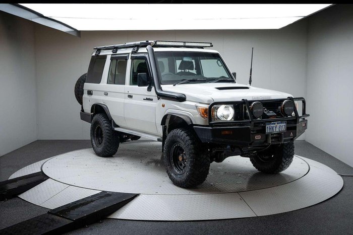 2013 Toyota Landcruiser GXL
