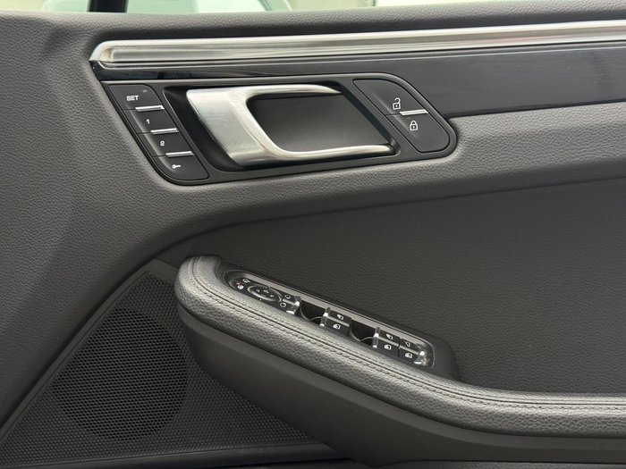 2020 Porsche Macan S
