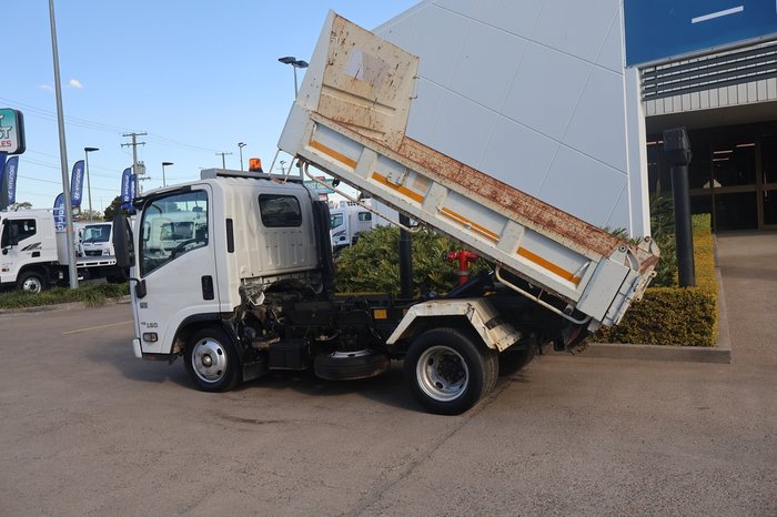 2017 ISUZU NLR