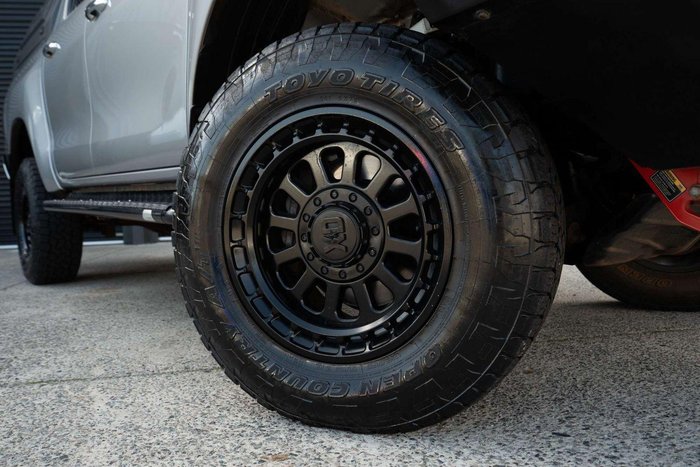 2021 Toyota Hilux SR5