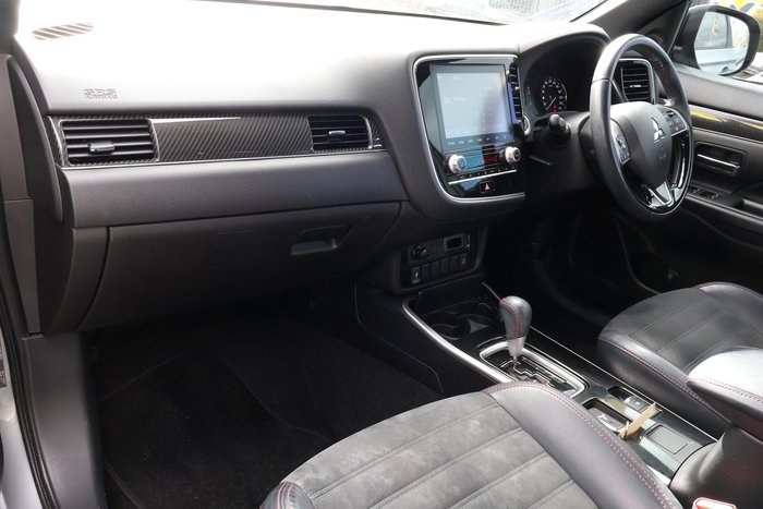 2020 Mitsubishi Outlander Black Edition