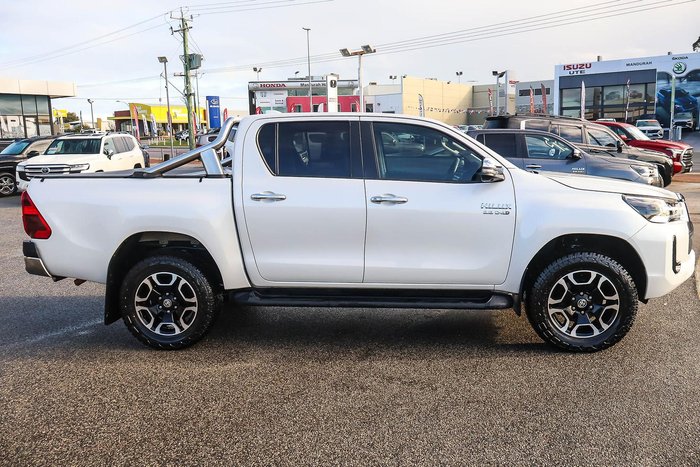 2022 Toyota Hilux SR5