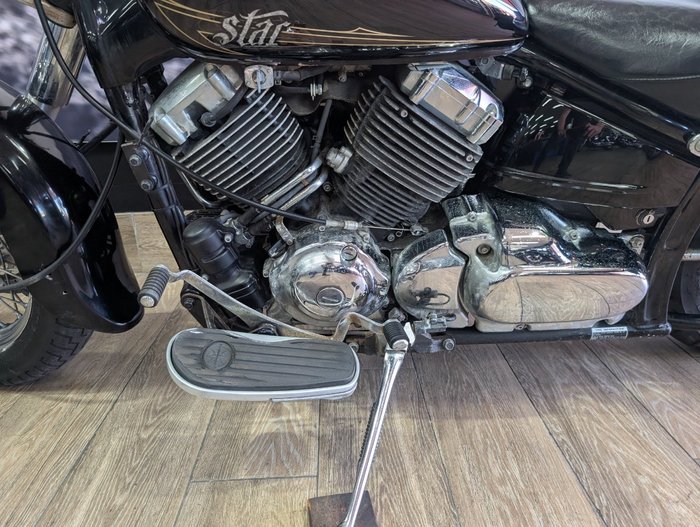 2014 Yamaha XVS650 V-STAR CUSTOM Black