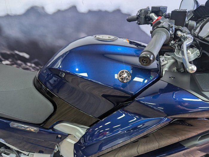 2025 Yamaha FJR1300AE BLUE