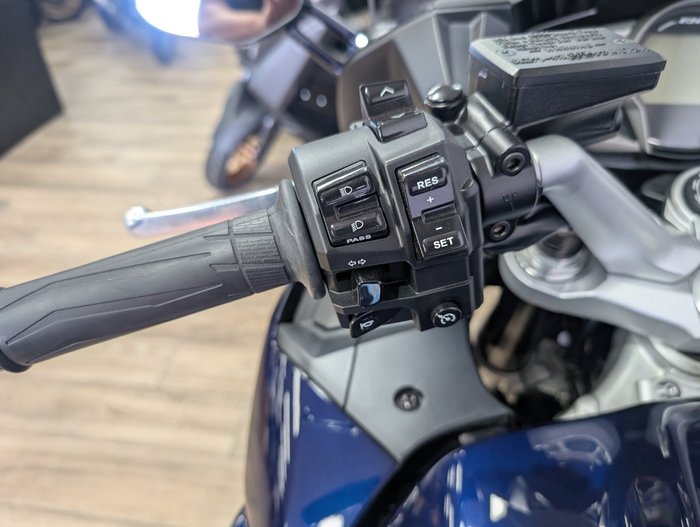 2025 Yamaha FJR1300AE BLUE